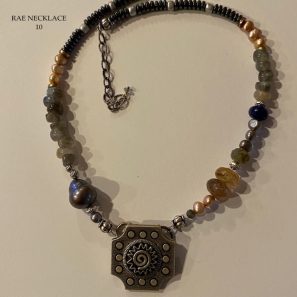 RAE NECKLACE 10